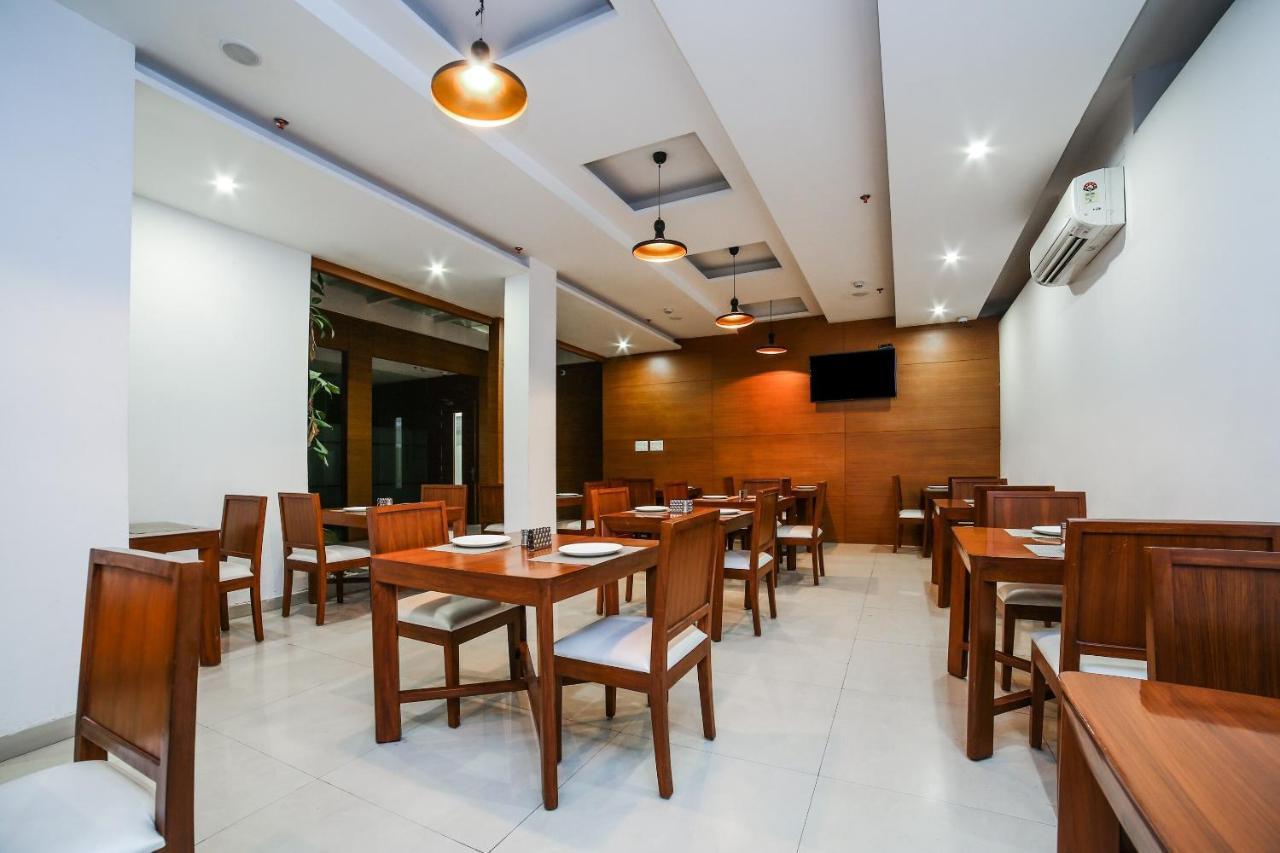 גורגאון Collection O Motif South City 1 Near Appu Ghar מראה חיצוני תמונה